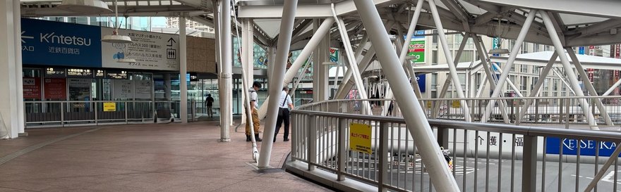 阿倍野歩道橋から西方向の様子